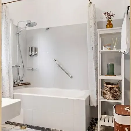 Ultra-central Square Bucarest