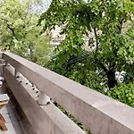 Ultra-central Square Апартаменти *