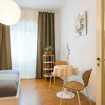 Ultra-central Square * Бухарест