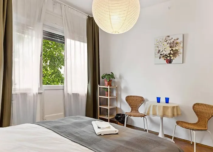 Ultra-central Square Appartement Boekarest