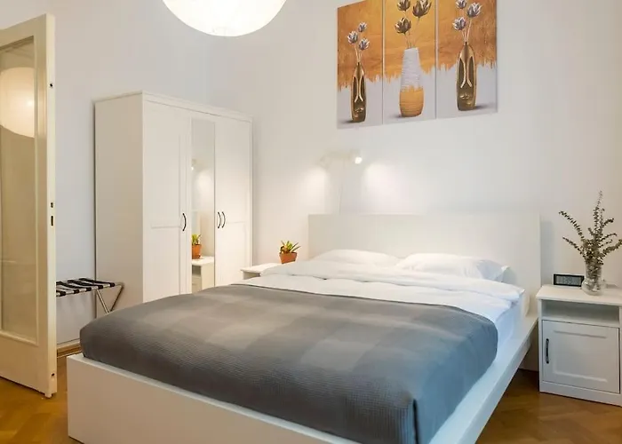 Ultra-central Square Appartement *